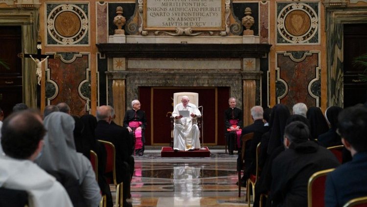<strong>A vida consagrada não pode faltar na Igreja e no mundo – diz Papa Francisco</strong>