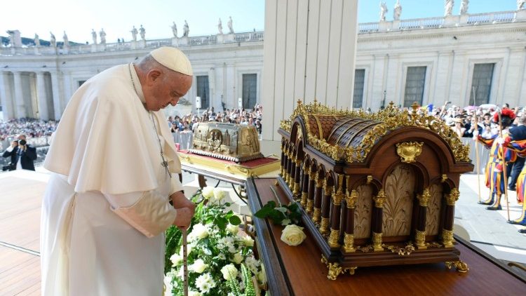 Papa Francisco publica exortação apostólica dedicada a Santa Teresinha do Menino Jesus