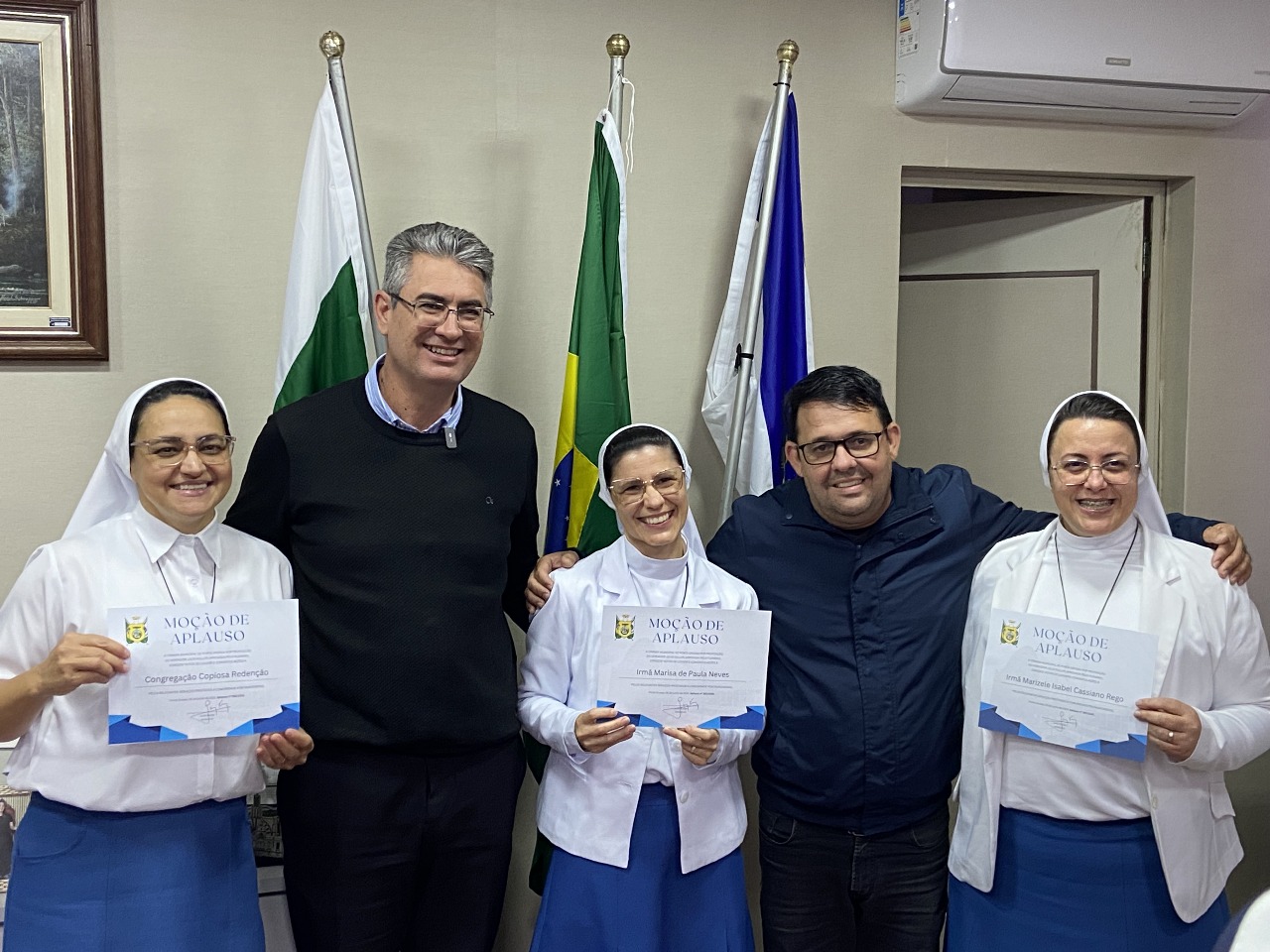 Irmãs Marisa e Marizele recebem moção de aplauso na Câmara de Vereadores de Ponta Grossa