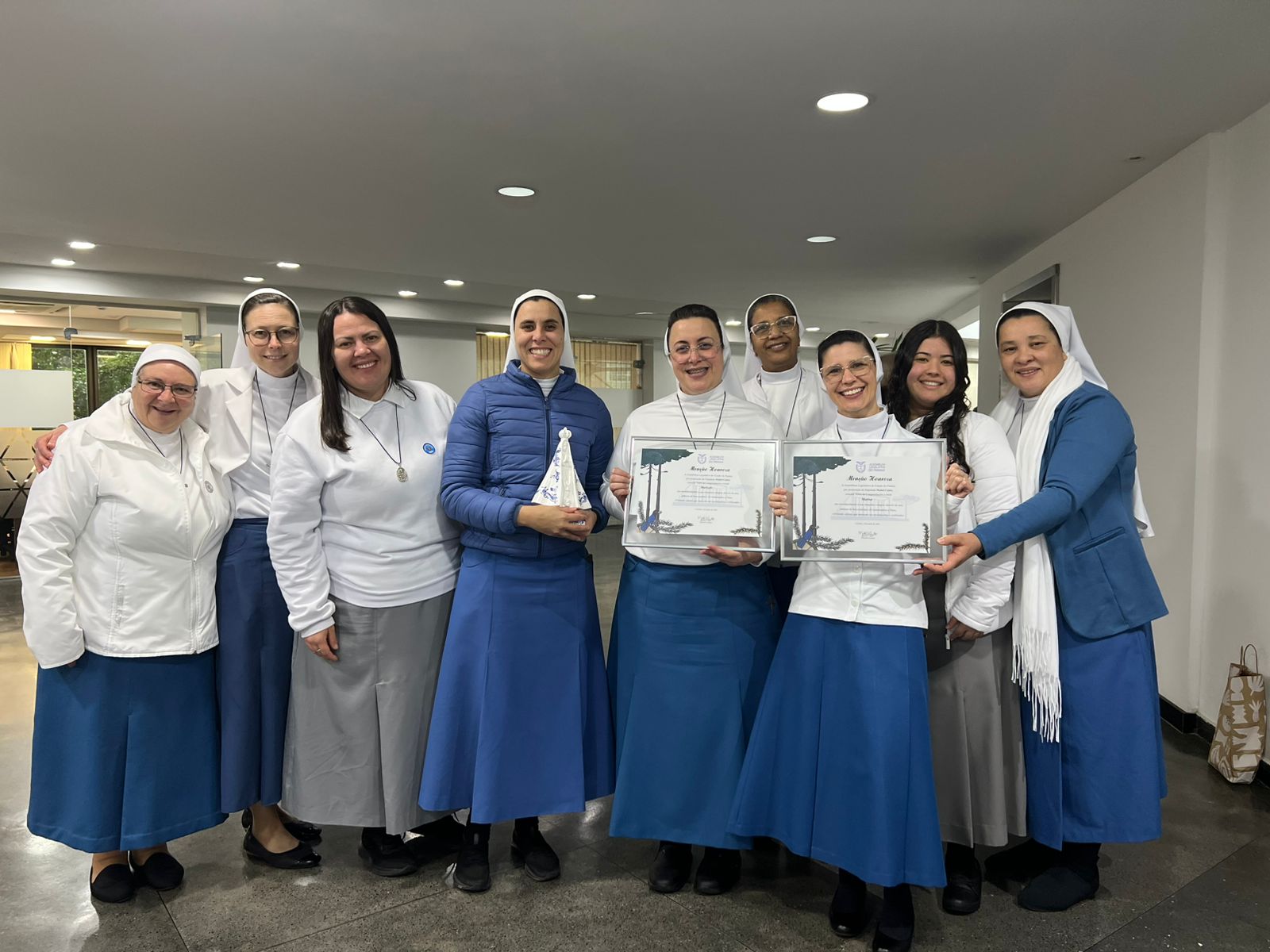 Religiosas da Copiosa Redenção recebem menção honrosa na ALEP